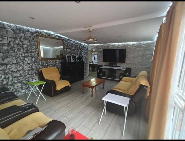 3 BEDROOM HOUSE FOR SALE IN EDELWEISS